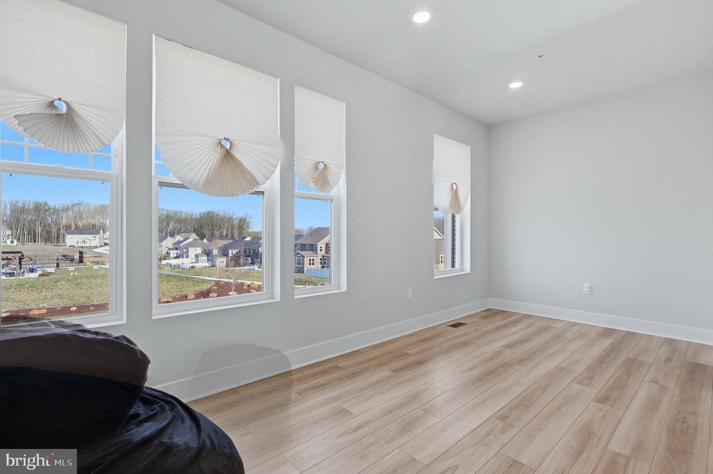 6894 Barrowfield Pl Property Photo 10