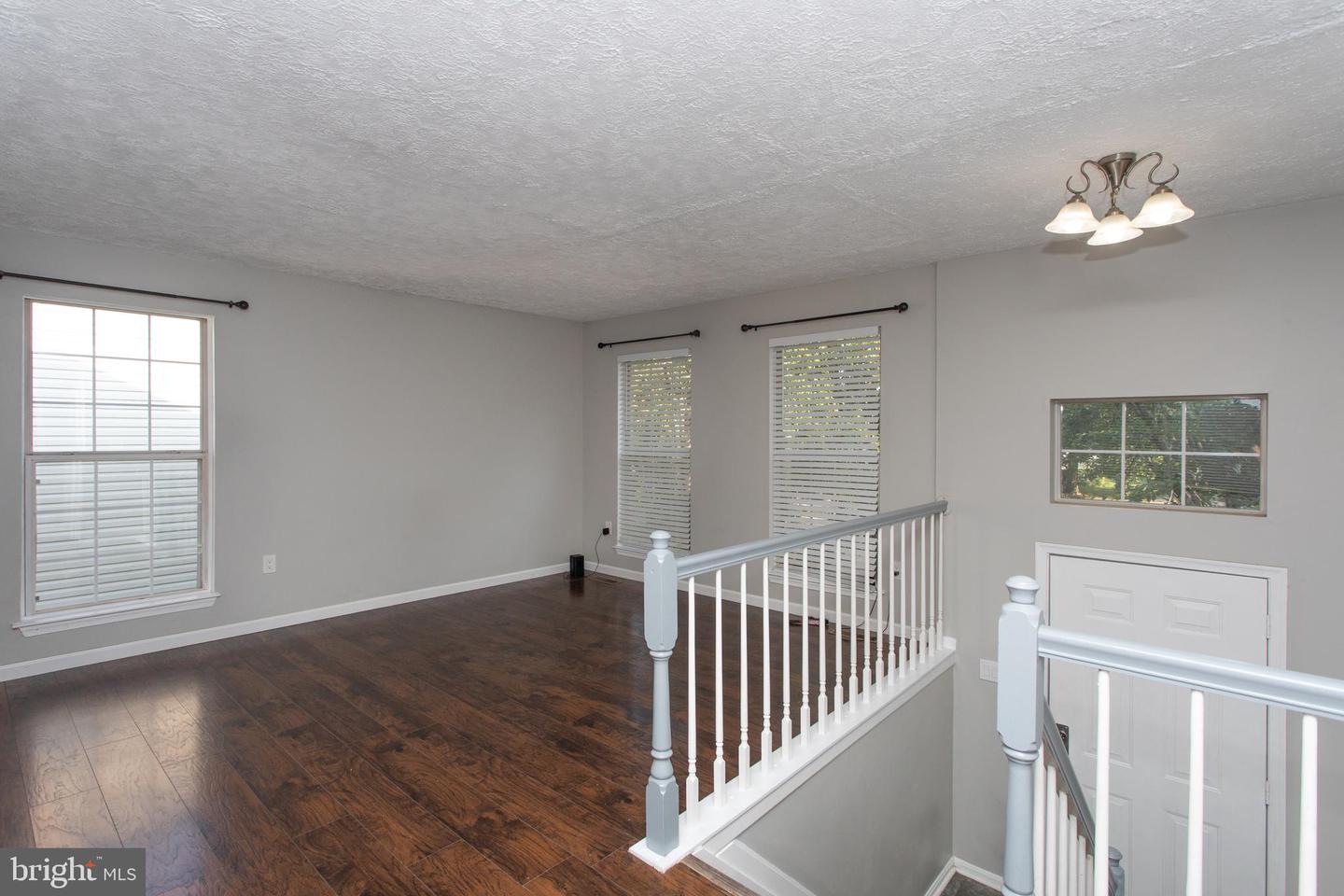 6428 Bear Ct Property Photo 3