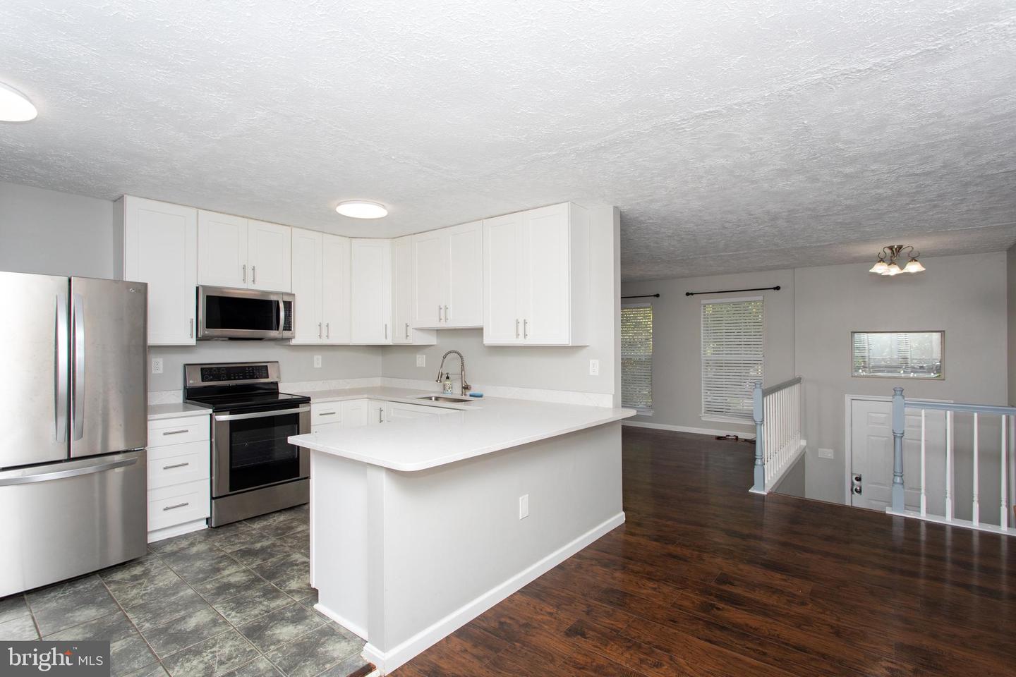 6428 Bear Ct Property Photo 10