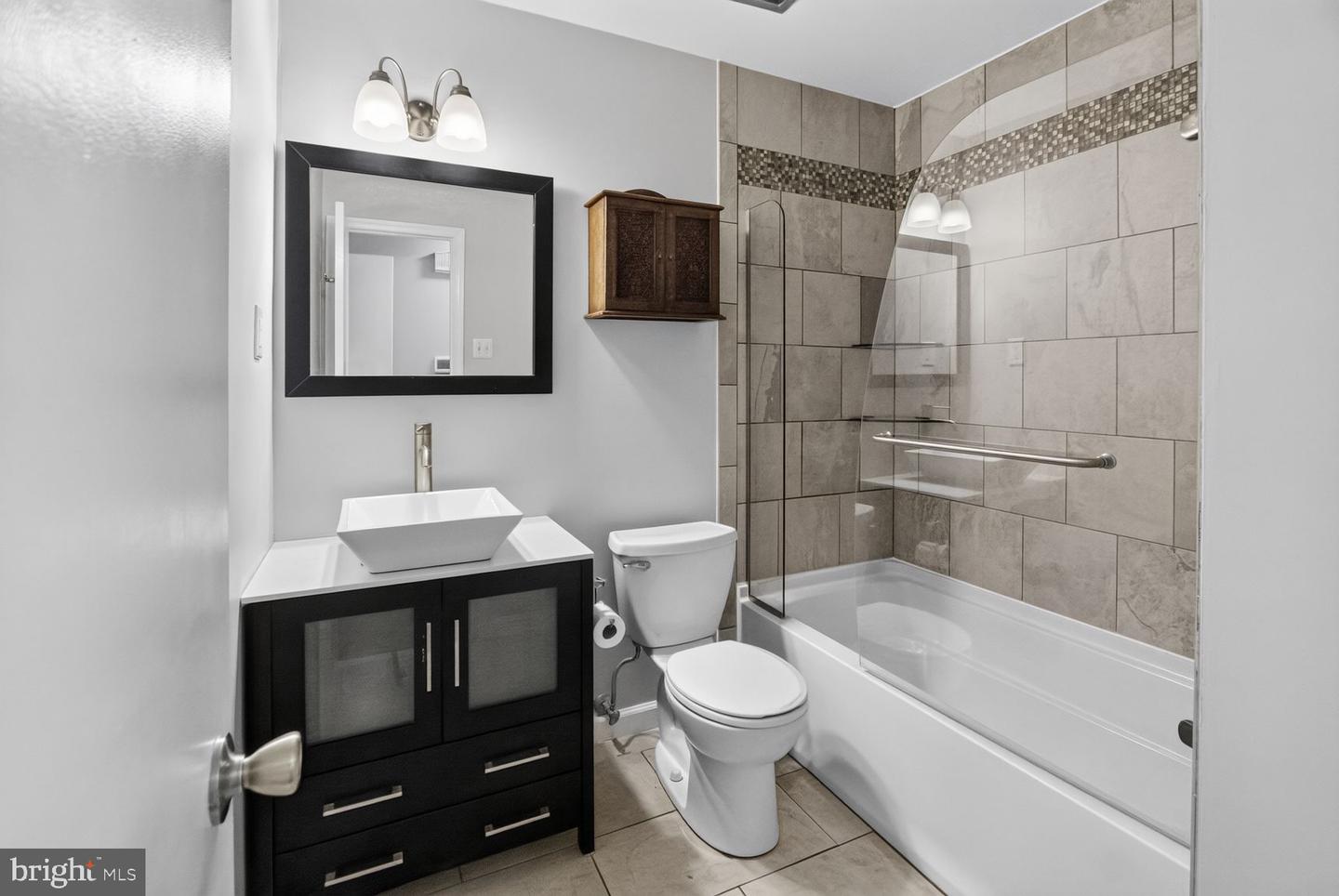 3637 Woodley Rd Property Photo 14