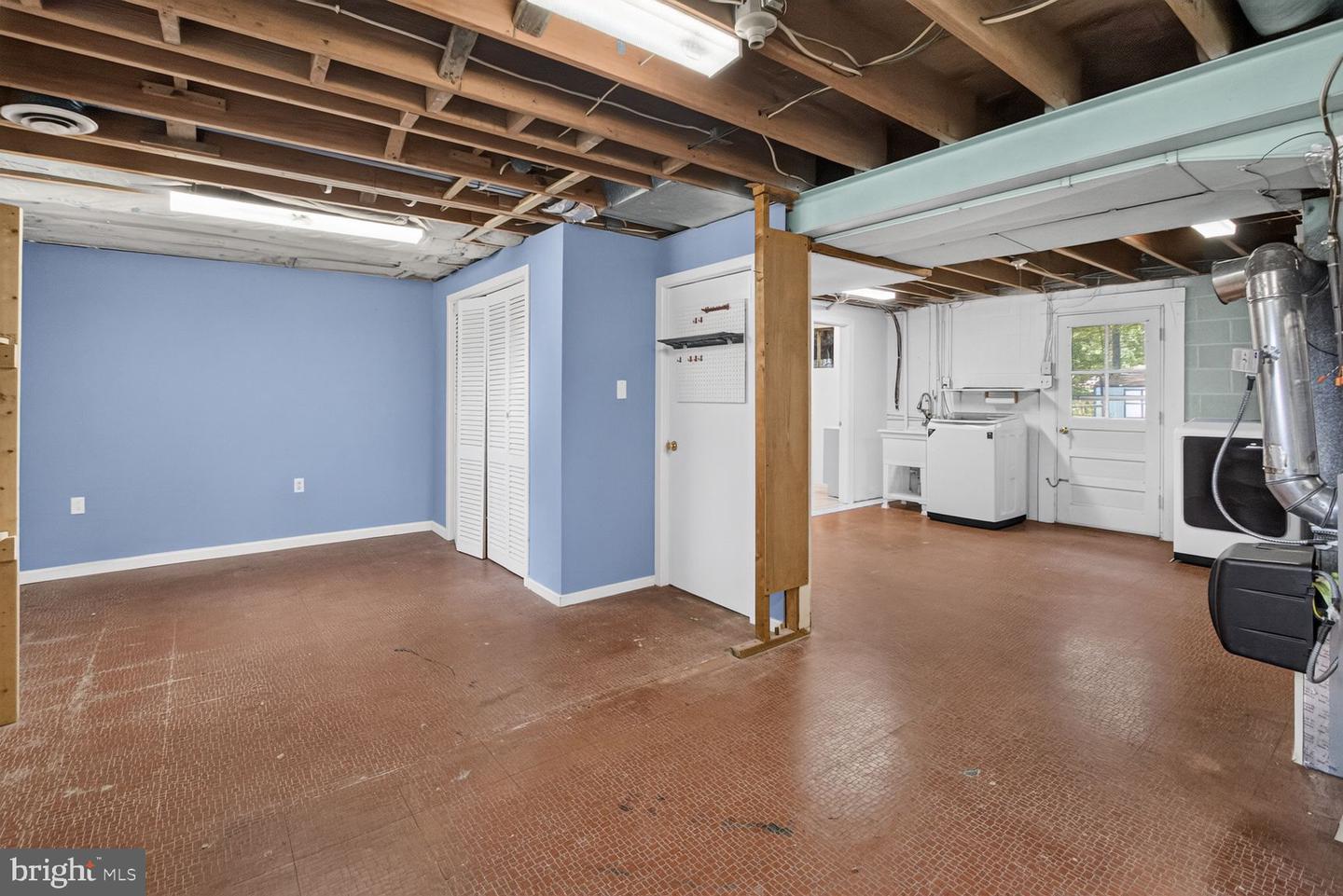 3637 Woodley Rd Property Photo 21