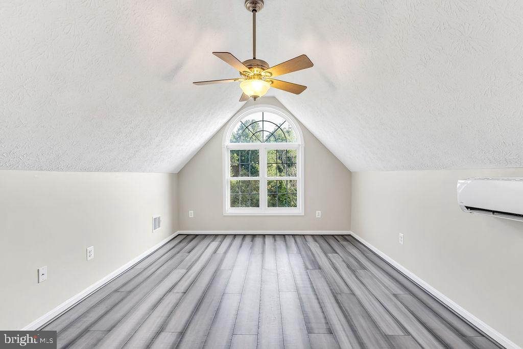 13100 Hillmeade Ct Property Photo 31