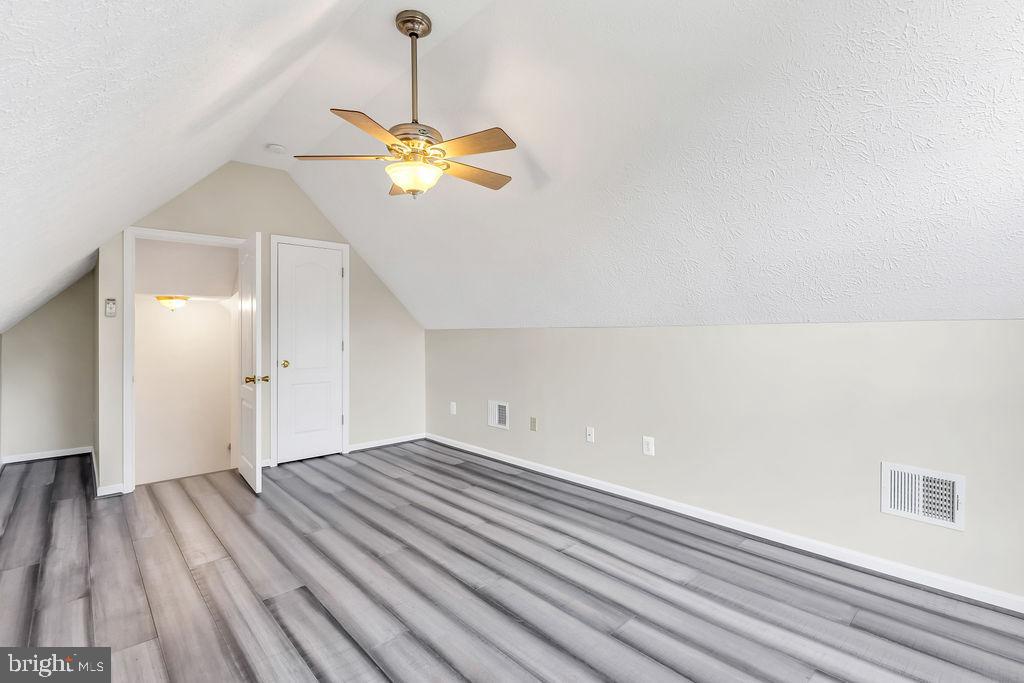 13100 Hillmeade Ct Property Photo 32