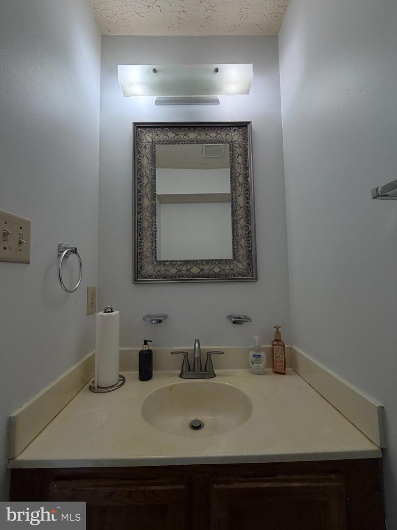 4074 Curlew Ct Property Photo 14