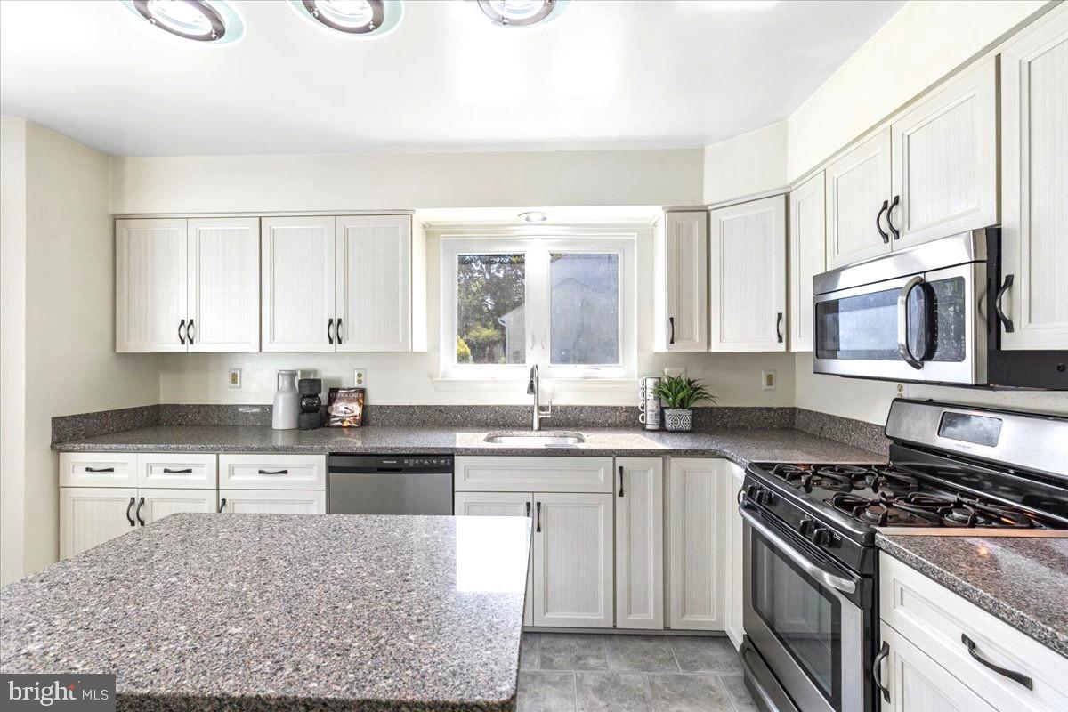 10605 Ashford Cir Property Photo 14