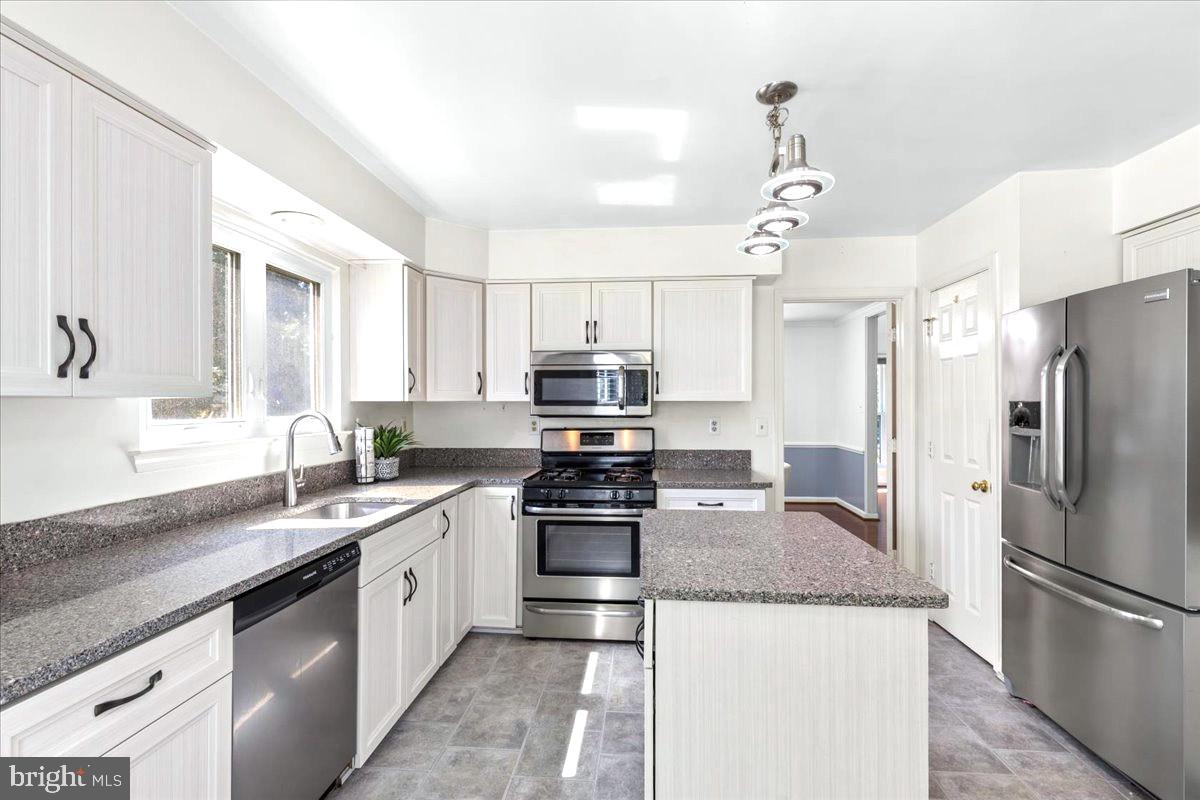 10605 Ashford Cir Property Photo 15