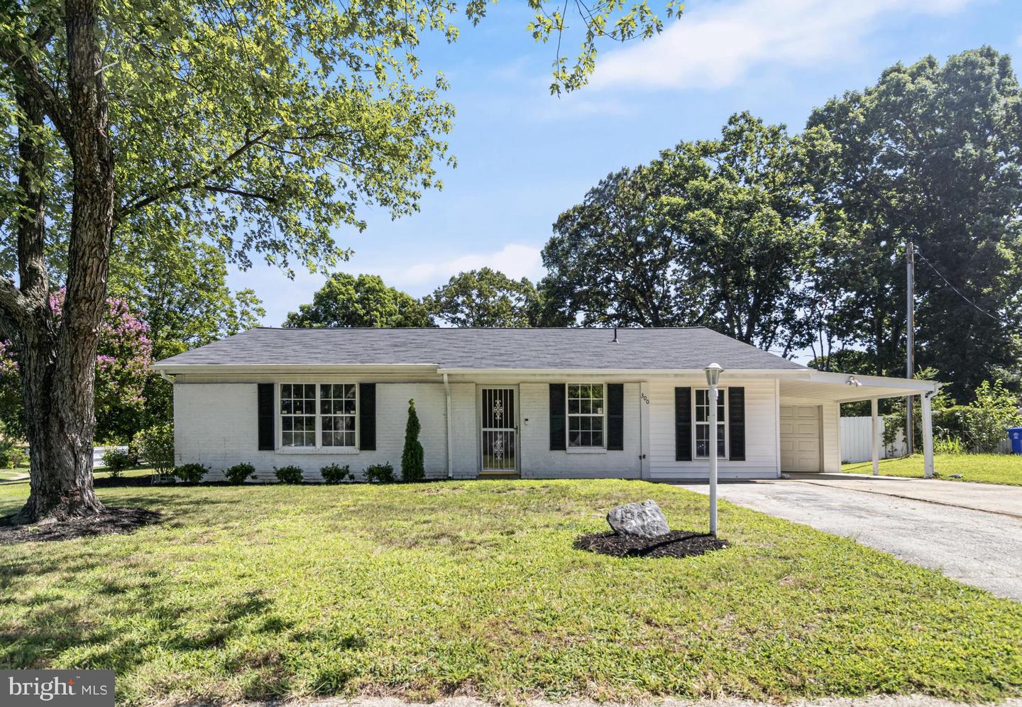 300 VAN BUREN RD Property Photo 1