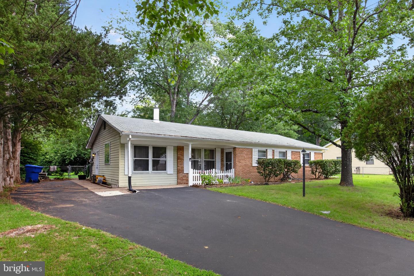 306 Tompkins Ln Property Photo 4
