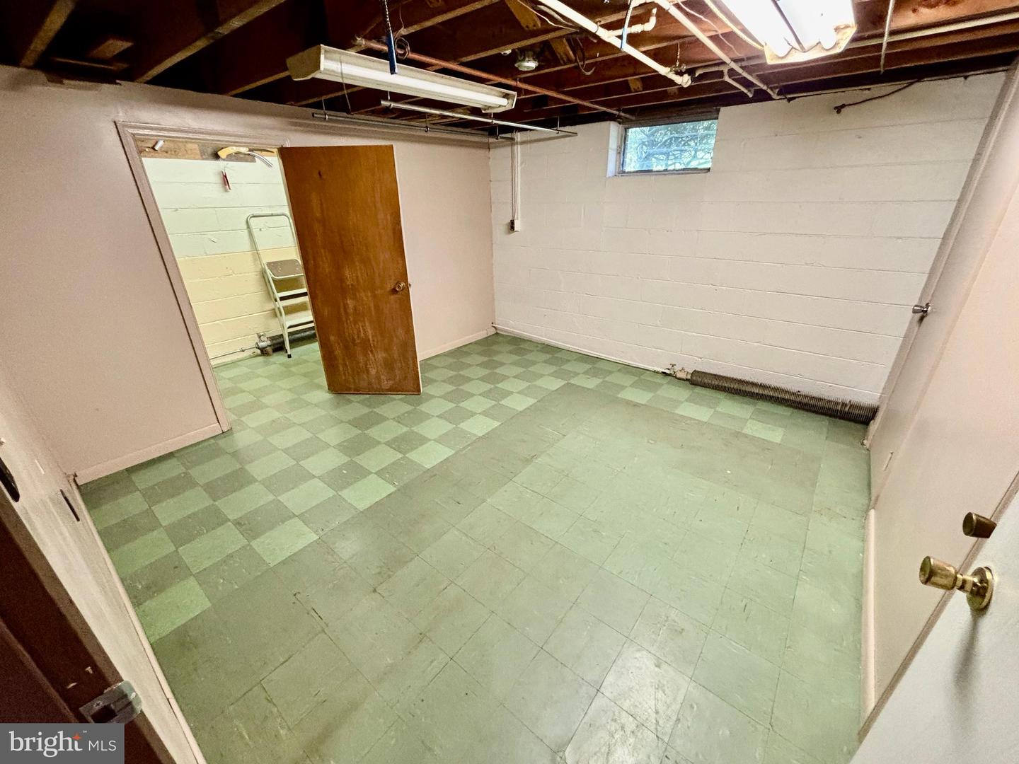 9682 Charles St Property Photo 40