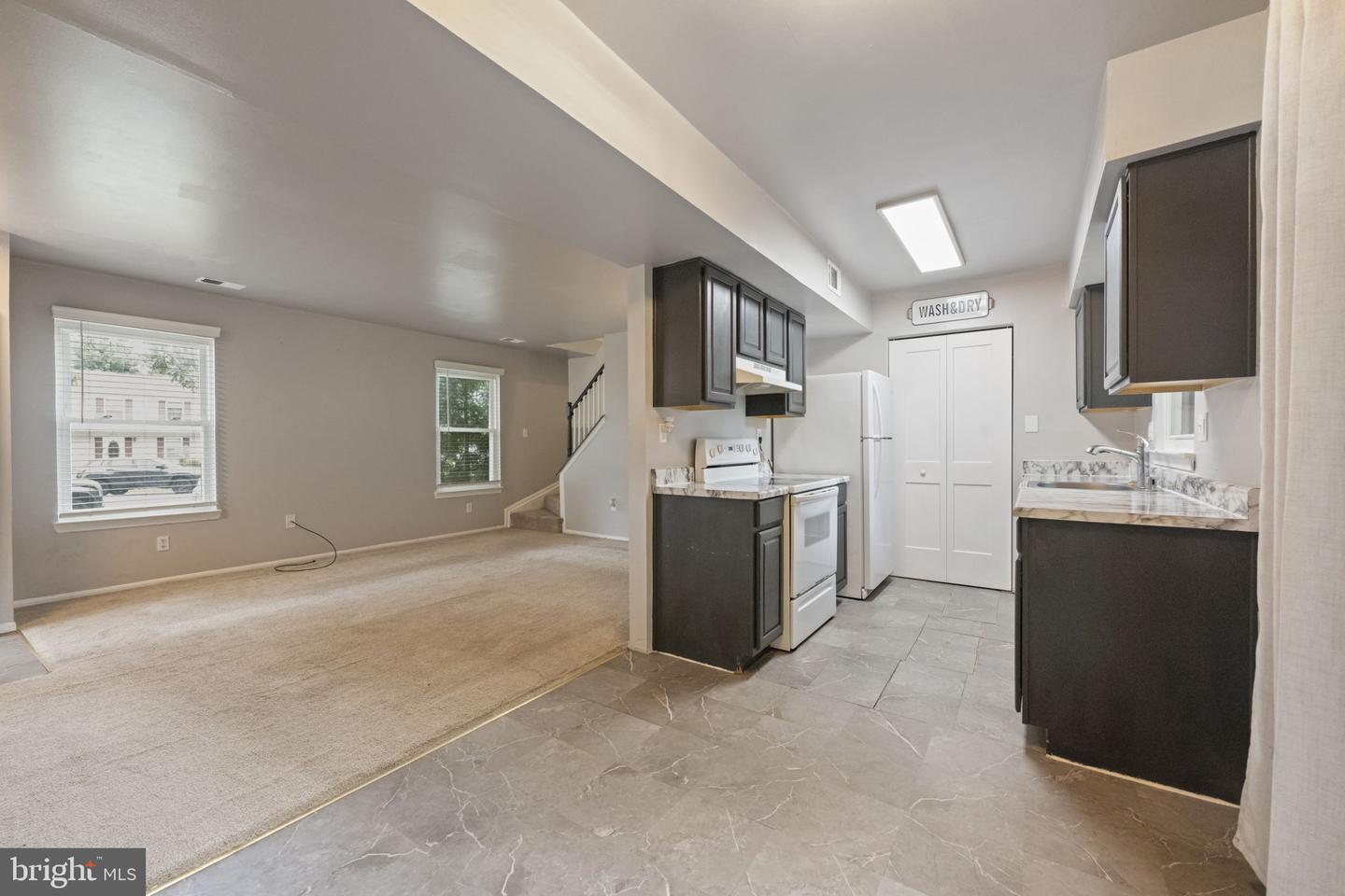 2408 Ferrell Ct Property Photo 7