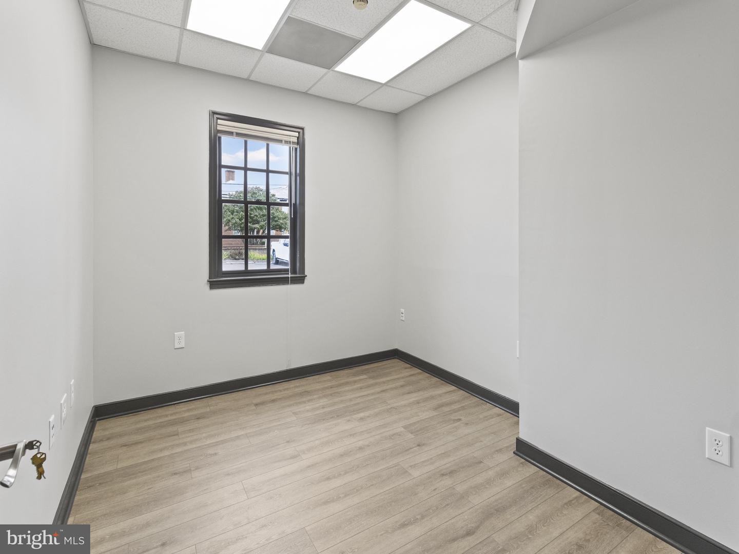 211 Charles St Property Photo 19