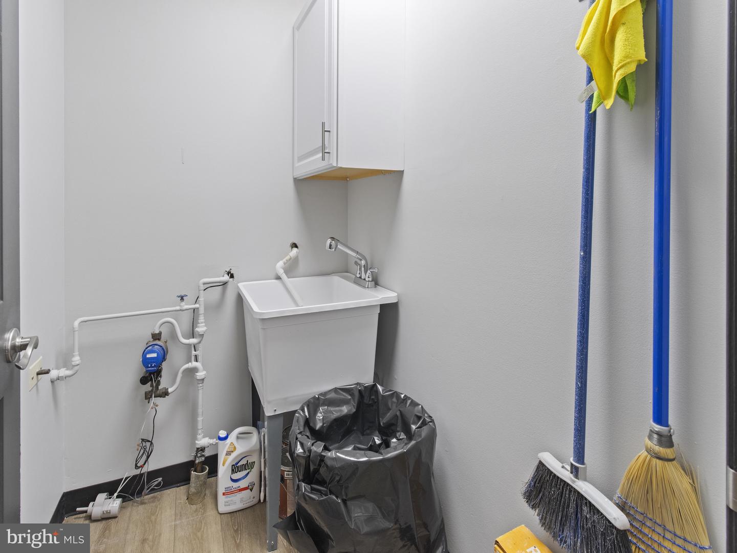 211 Charles St Property Photo 23
