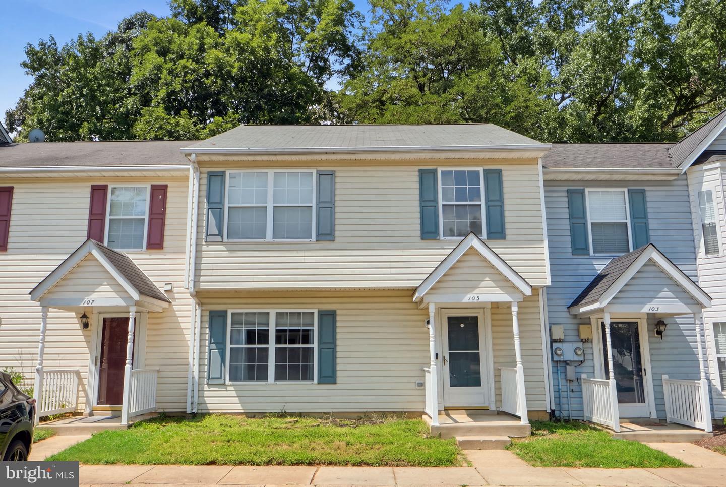 105 HIBISCUS CT Property Photo 1