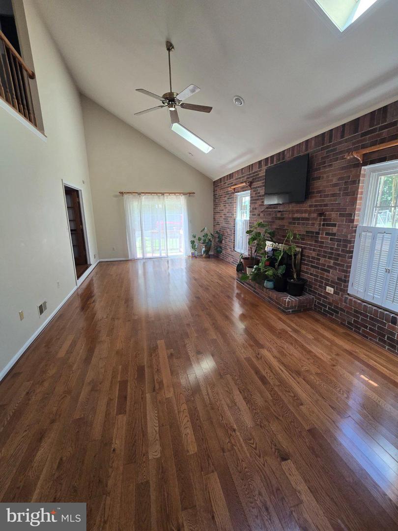 14004 Mount Eagle Ln Property Photo 18