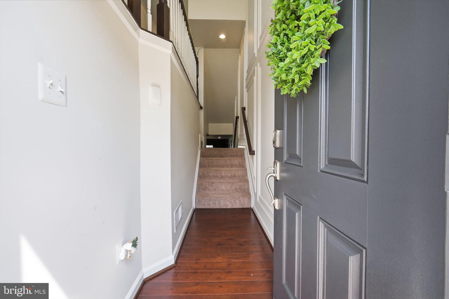 11360 Sandhurst Pl Property Photo 3