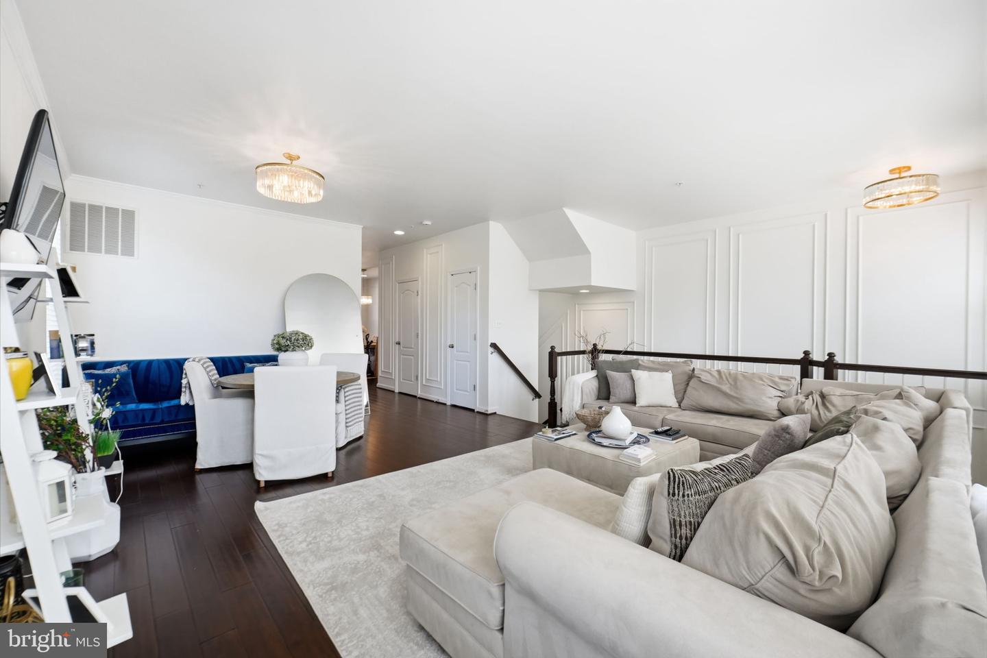 11360 Sandhurst Pl Property Photo 5