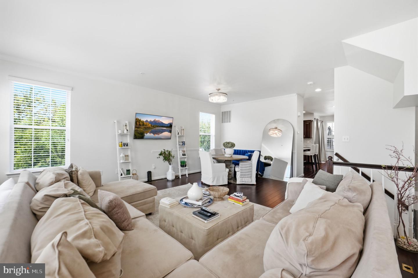 11360 Sandhurst Pl Property Photo 7