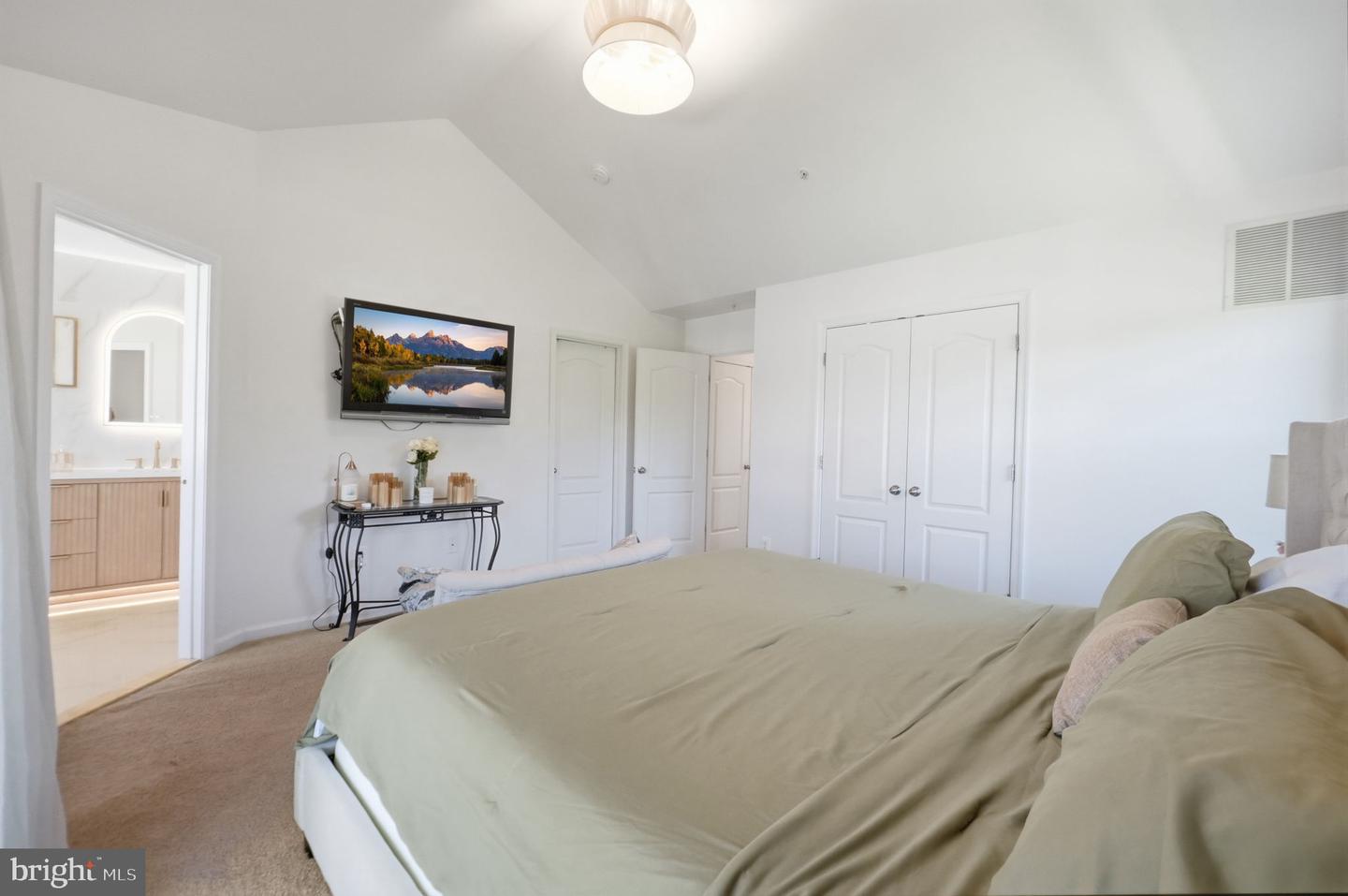 11360 Sandhurst Pl Property Photo 20