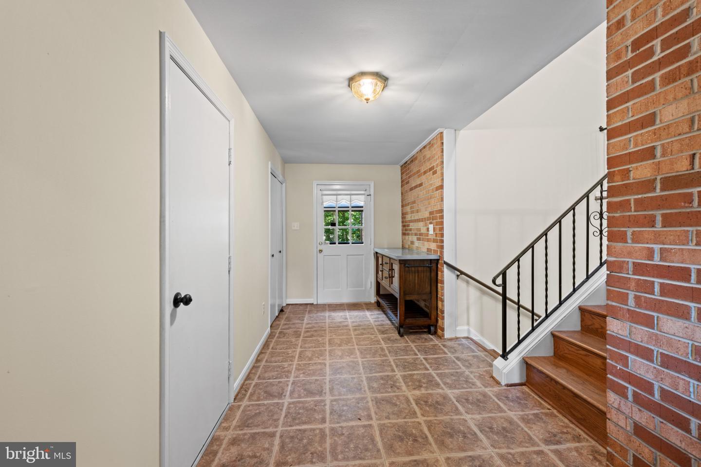 9242 Mimosa Dr Property Photo 4