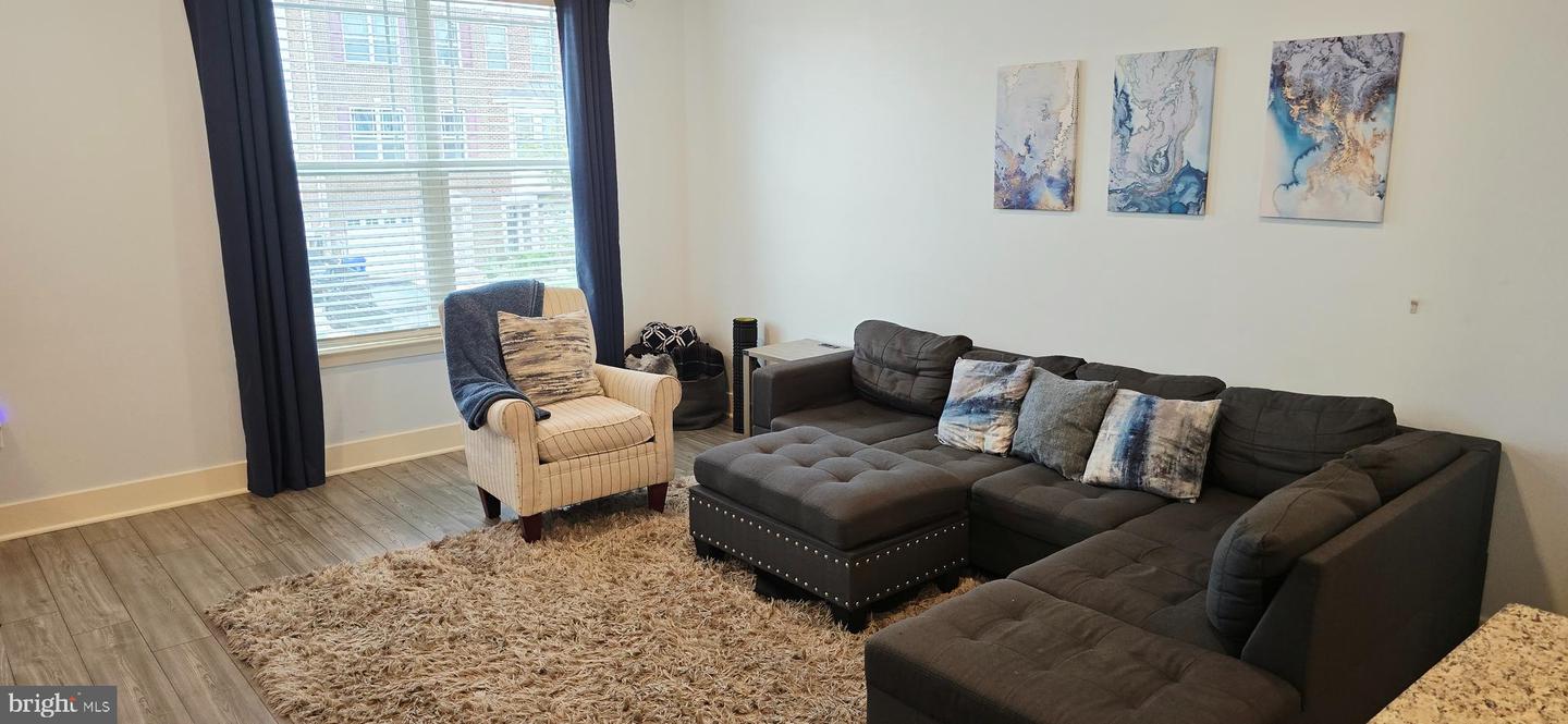11709 Emily Dickinson Pl Property Photo 2