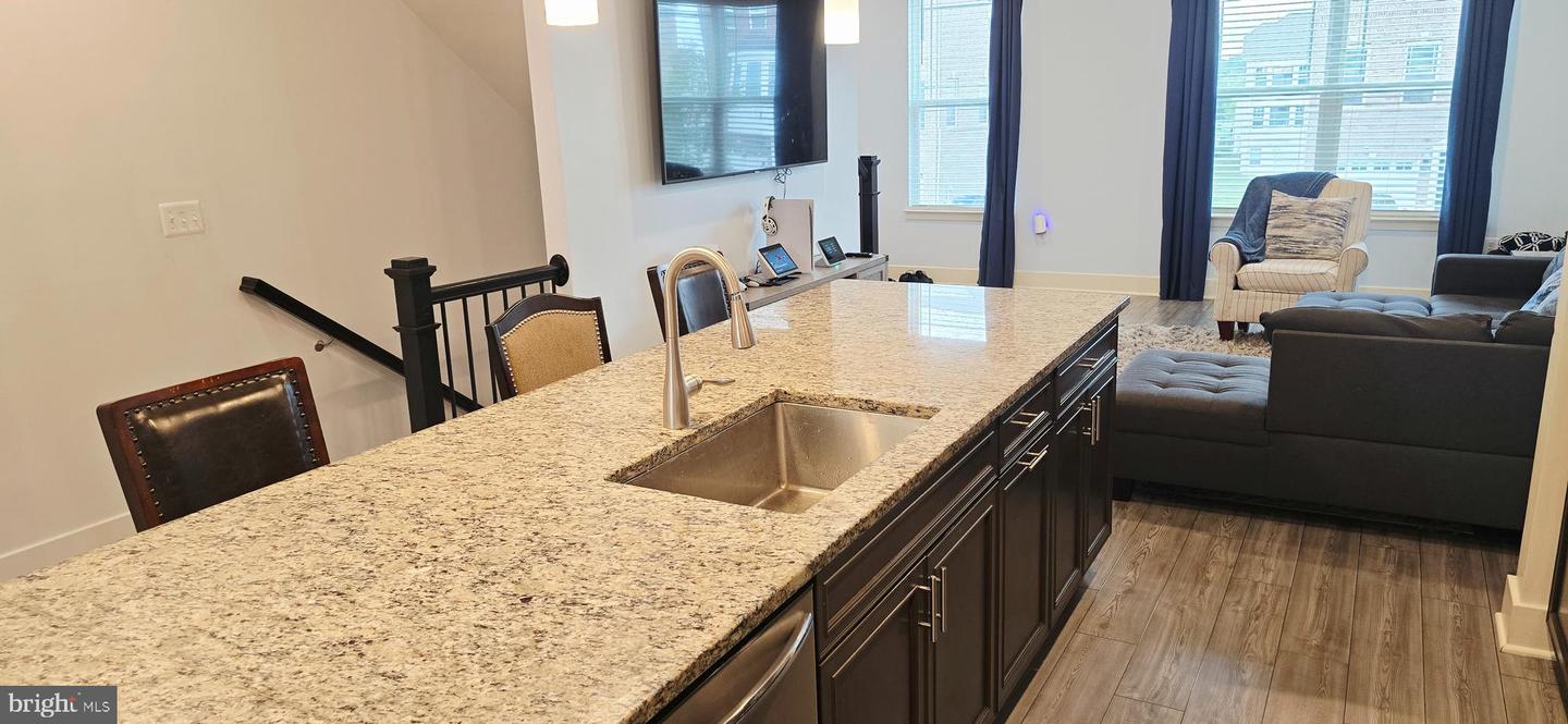 11709 Emily Dickinson Pl Property Photo 6