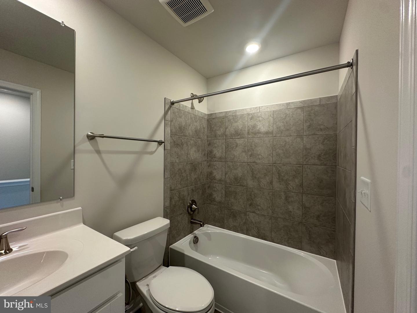 5631 Ludlow Pl Property Photo 26