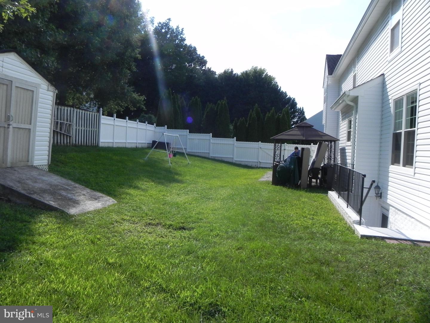 7875 Fern Hill St Property Photo 3