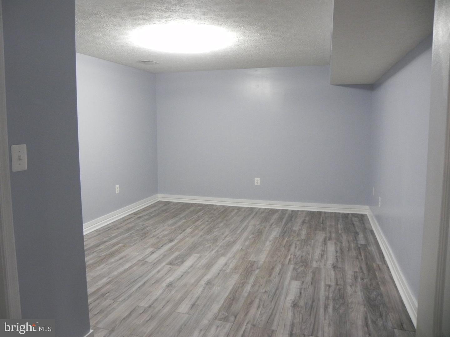 7875 Fern Hill St Property Photo 26