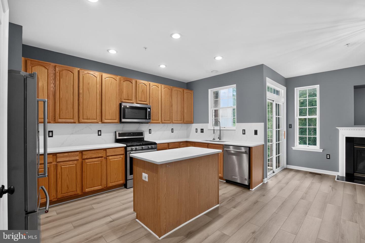 11500 Spyglass Pl Property Photo 6