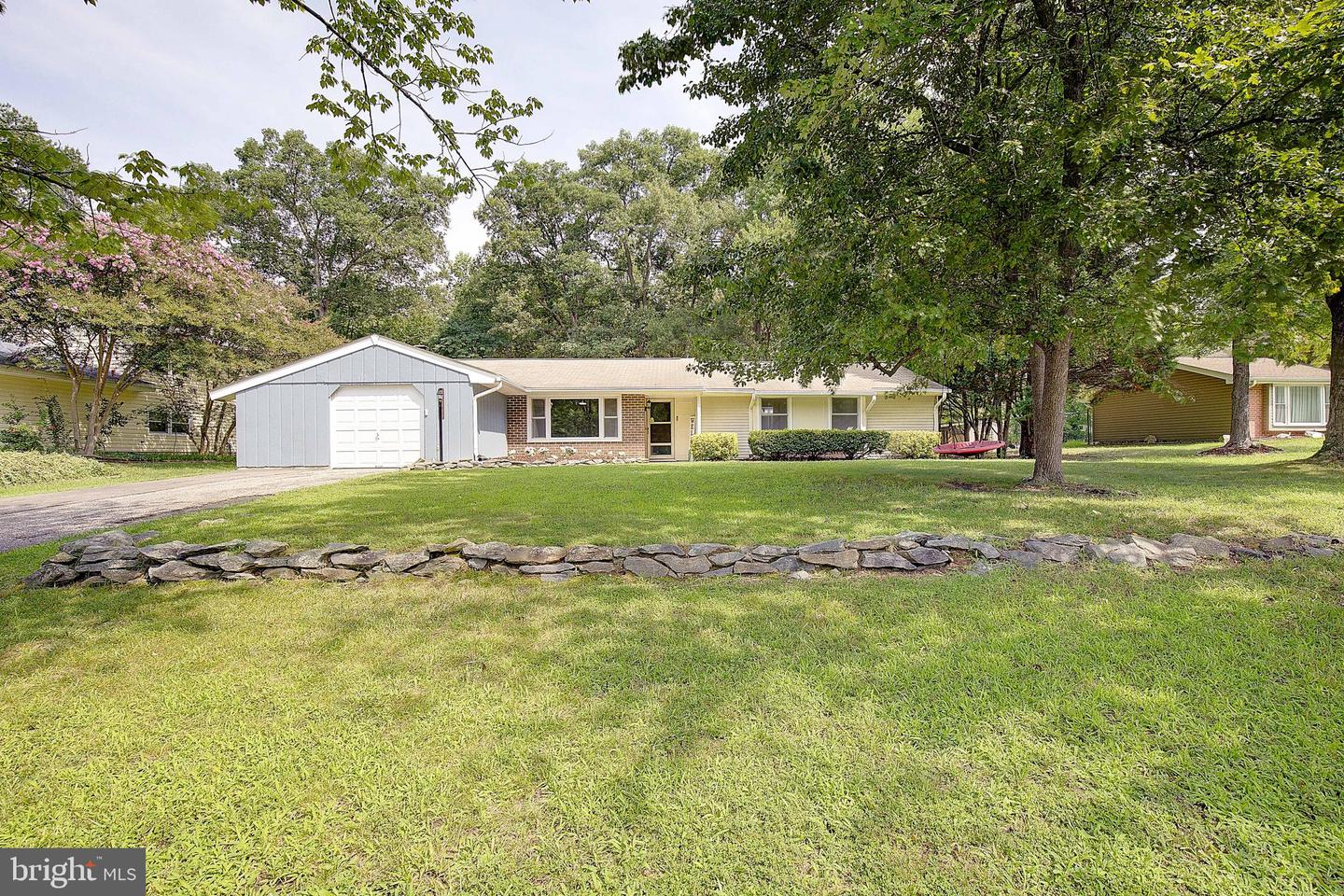 2761 Pinewood Dr Property Photo 1