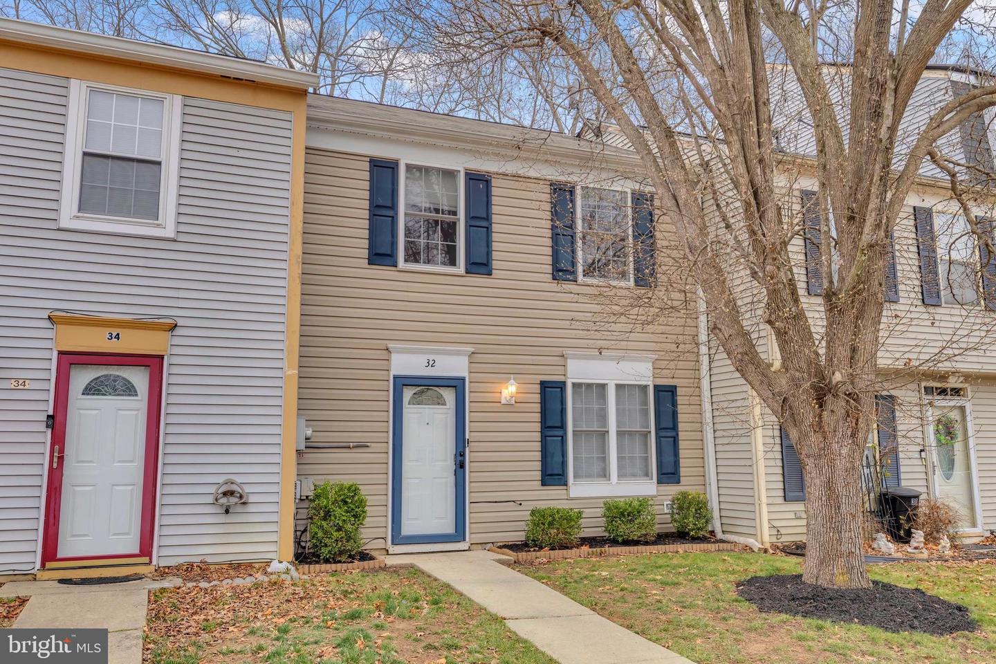 32 MEADOWSIDE CT