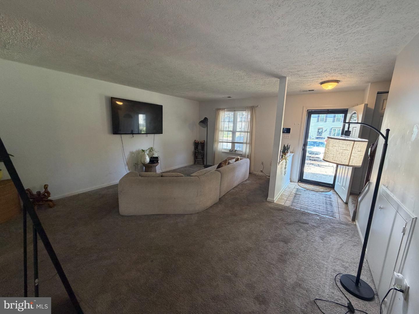 32 Meadowside Ct Property Photo 6