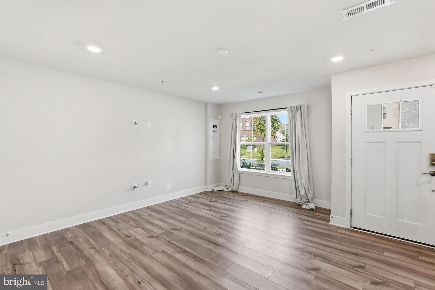 11504 Mary Shelley Pl Property Photo 3