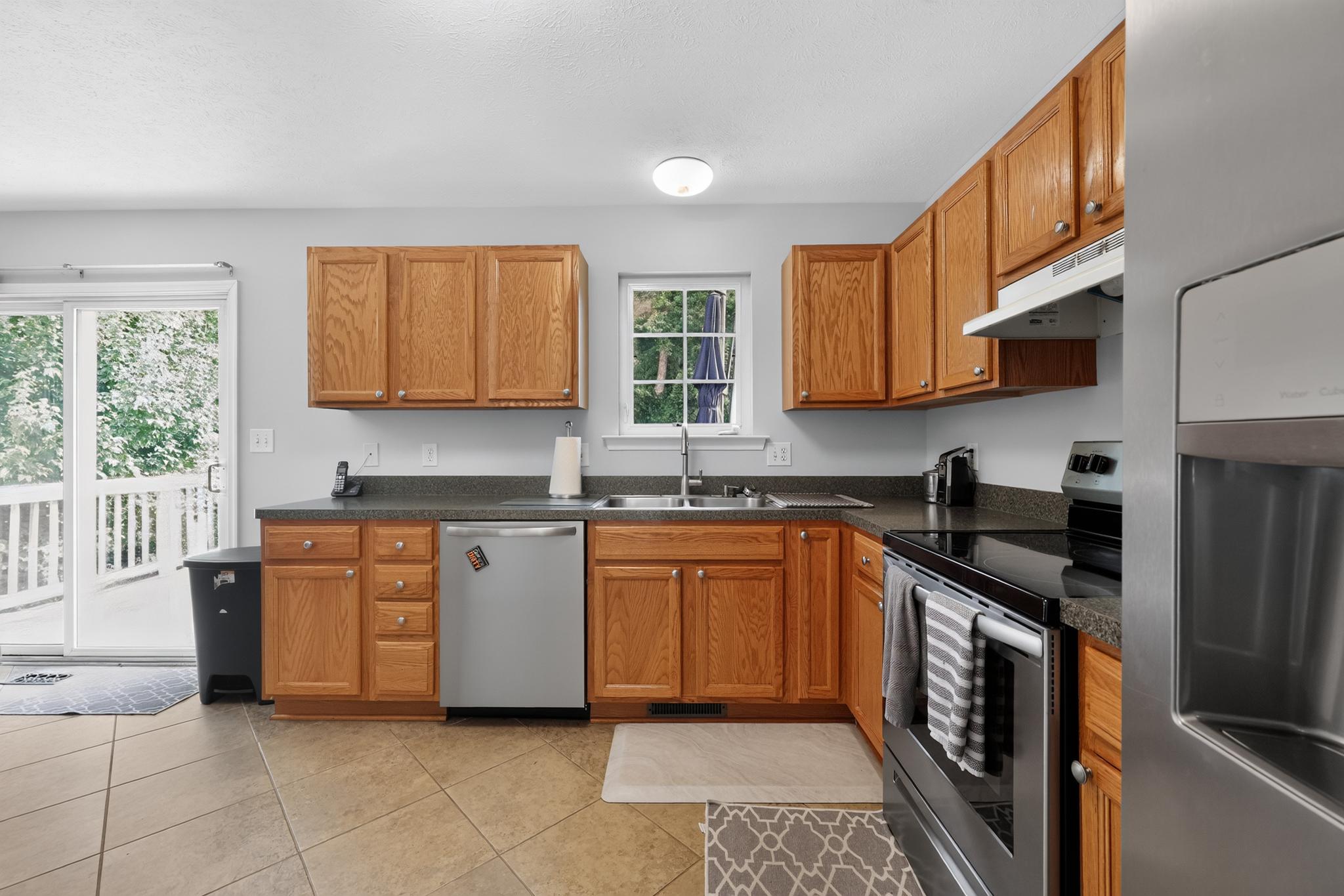 2075 Matta View Pl Property Photo 8
