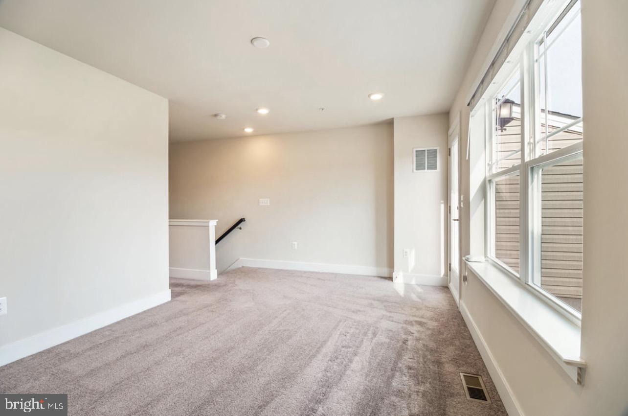 11687 Emily Dickinson Pl Property Photo 26