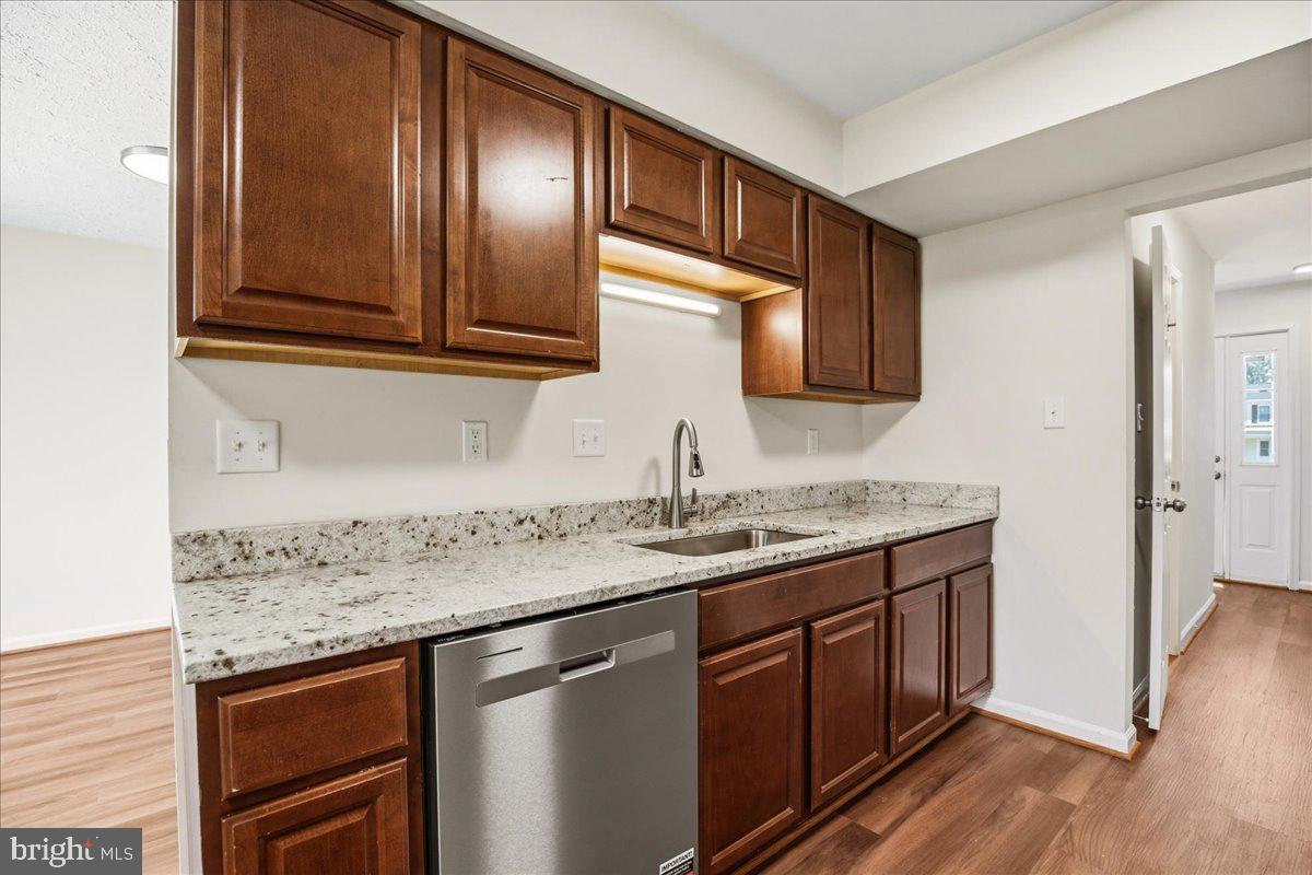 2 Park Square Ct Property Photo 18