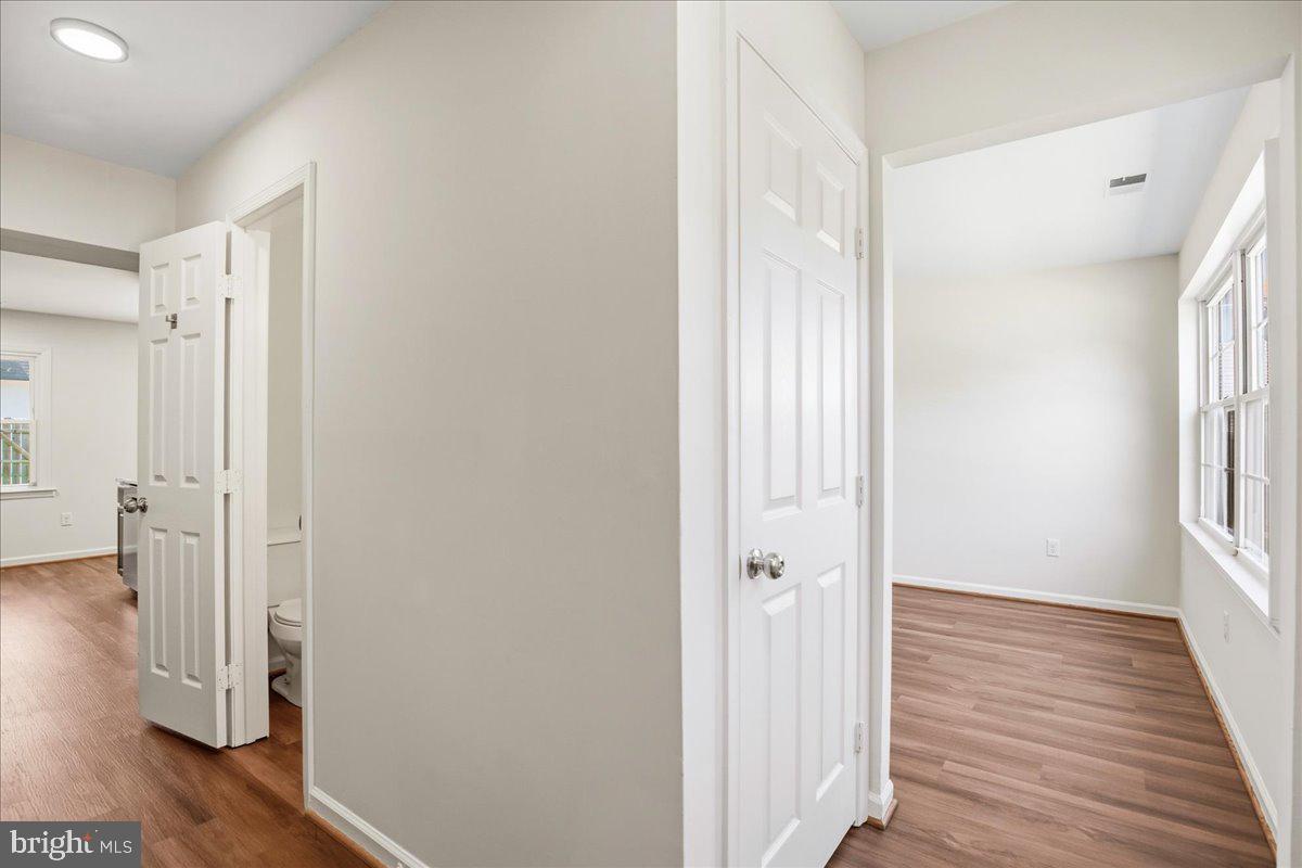2 Park Square Ct Property Photo 19