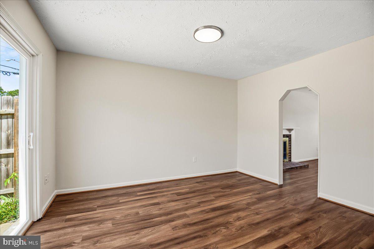 2 Park Square Ct Property Photo 22