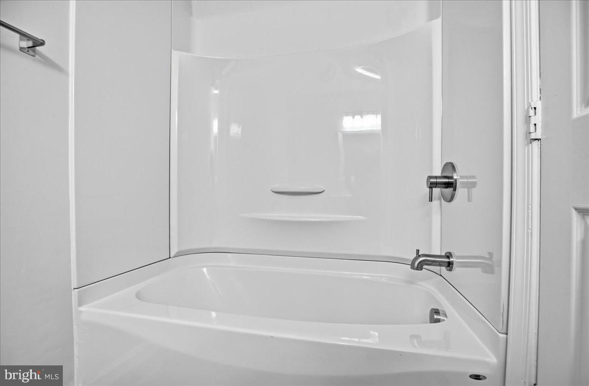 2 Park Square Ct Property Photo 30