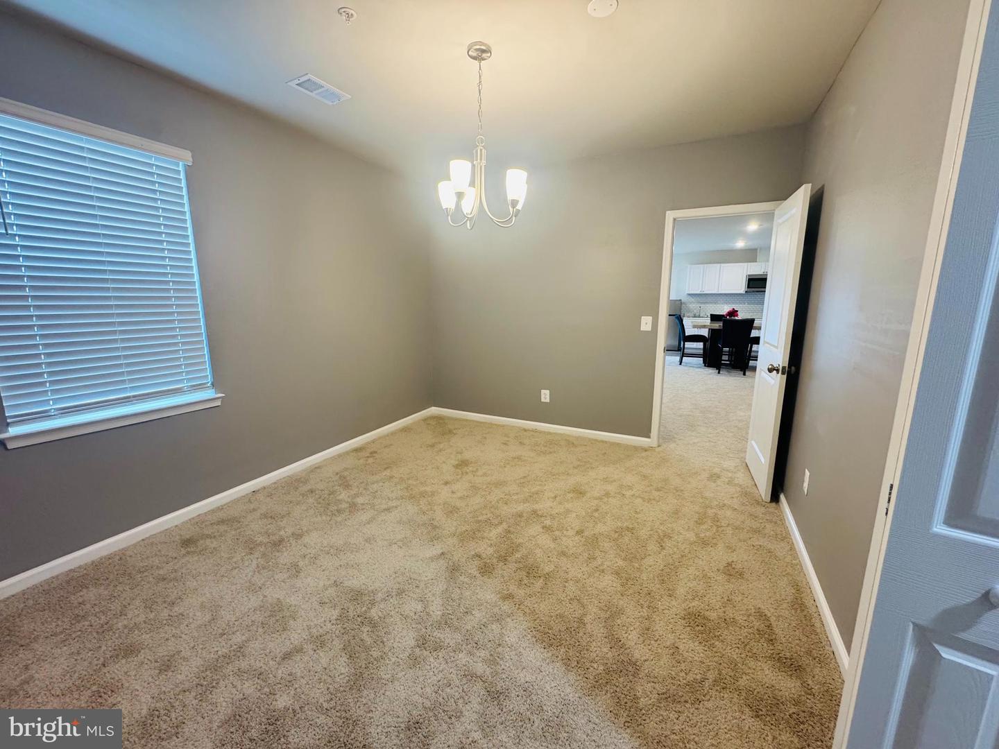 9824 Stonehaven Ct Property Photo 4