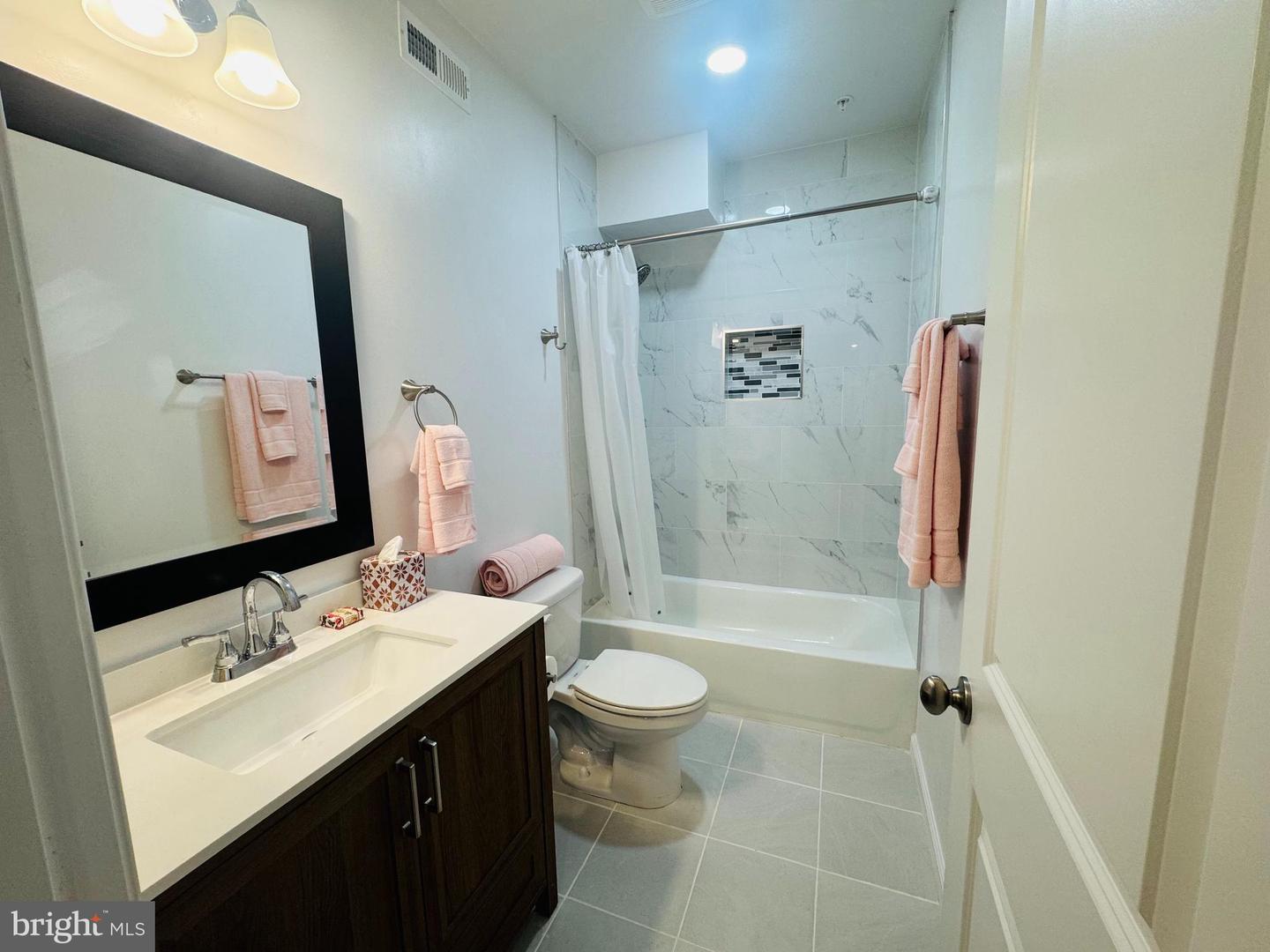 9824 Stonehaven Ct Property Photo 6