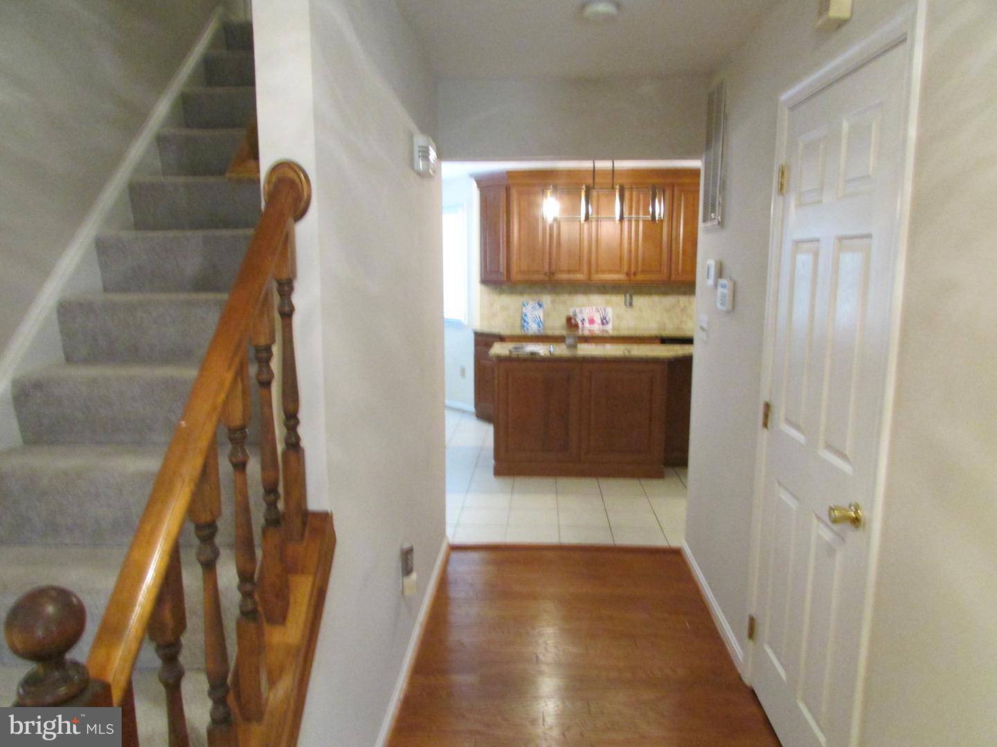 1009 Wales Dr Property Photo 4