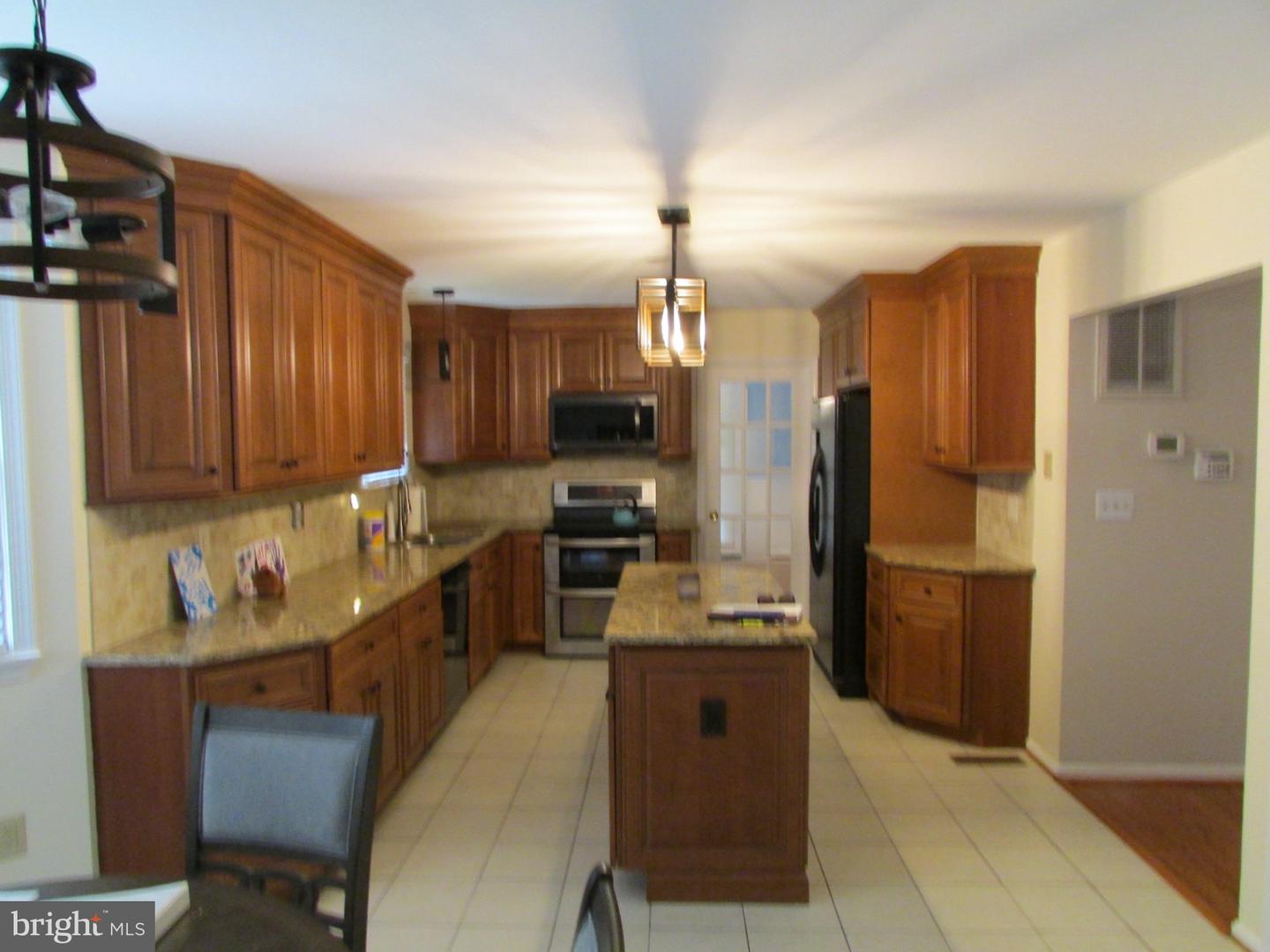 1009 Wales Dr Property Photo 6