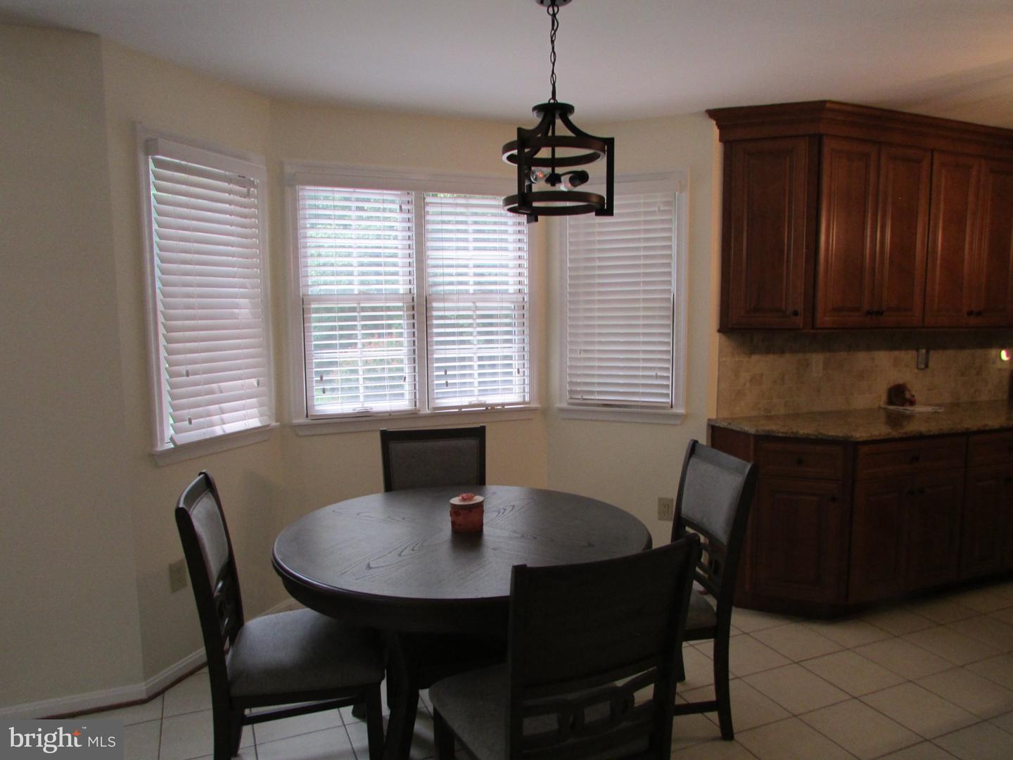 1009 Wales Dr Property Photo 7