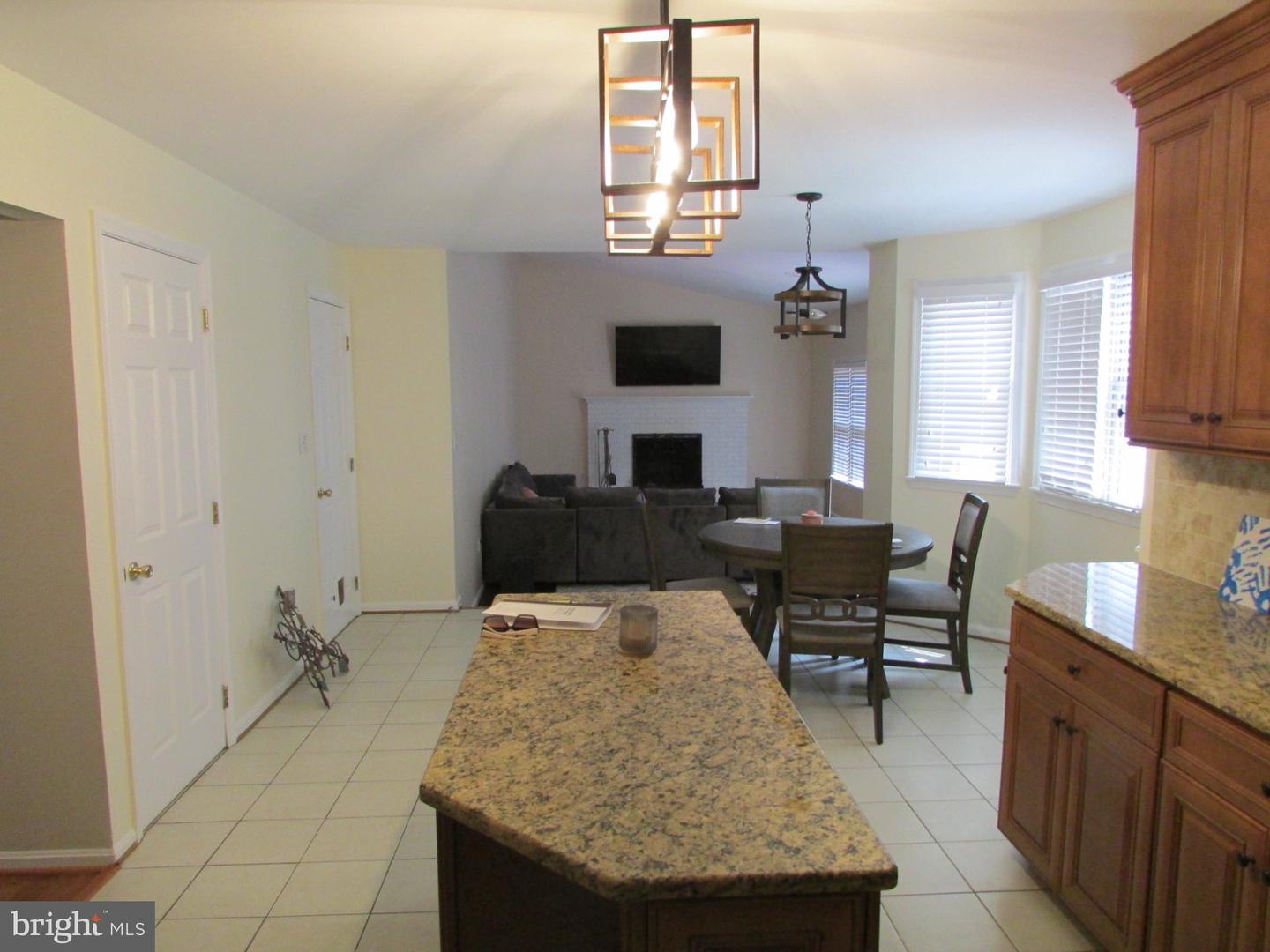 1009 Wales Dr Property Photo 8