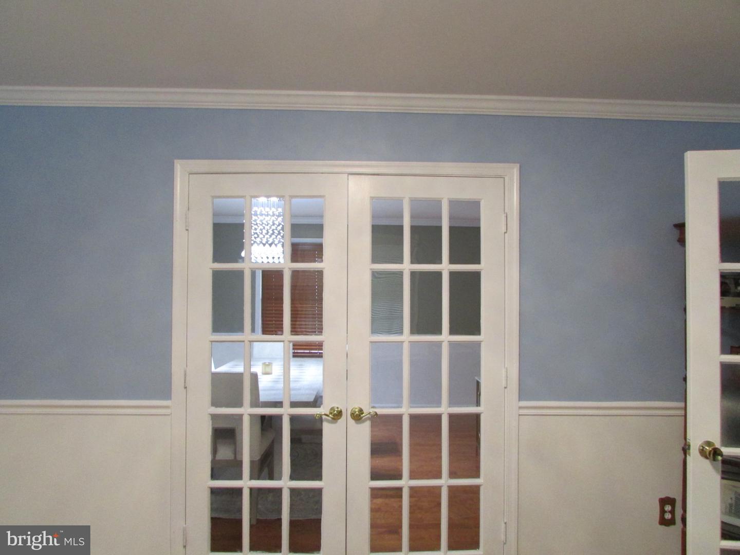 1009 Wales Dr Property Photo 12