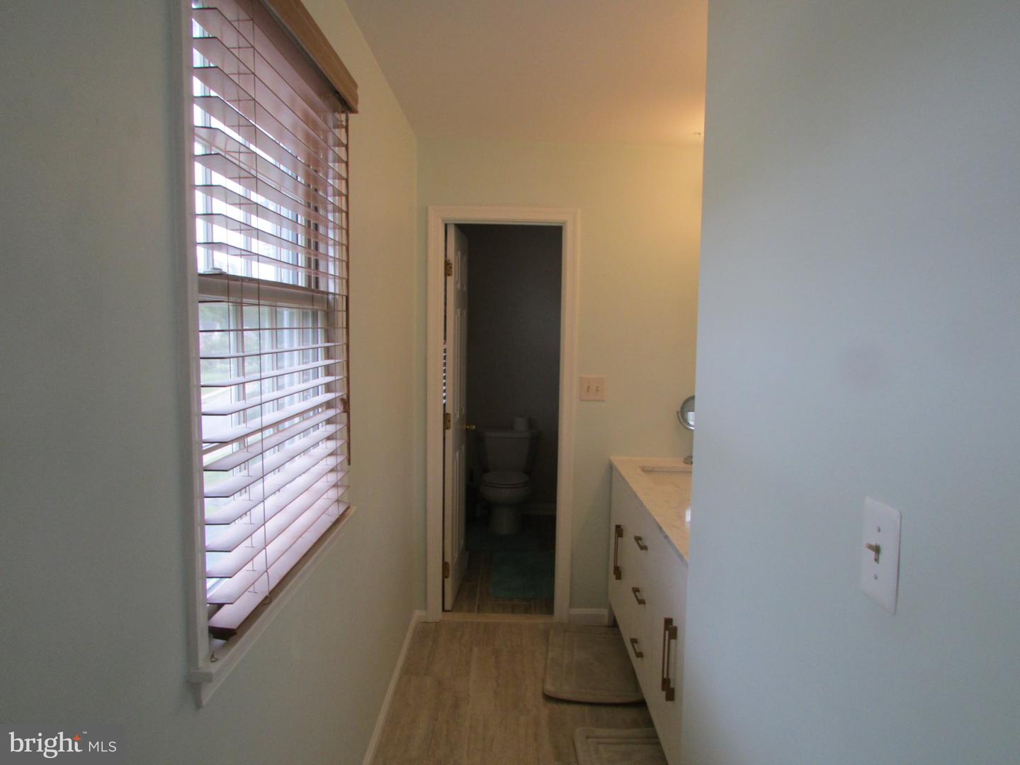 1009 Wales Dr Property Photo 18