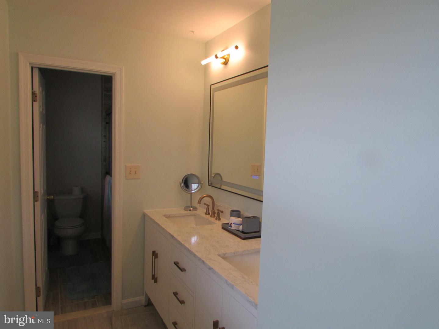 1009 Wales Dr Property Photo 19