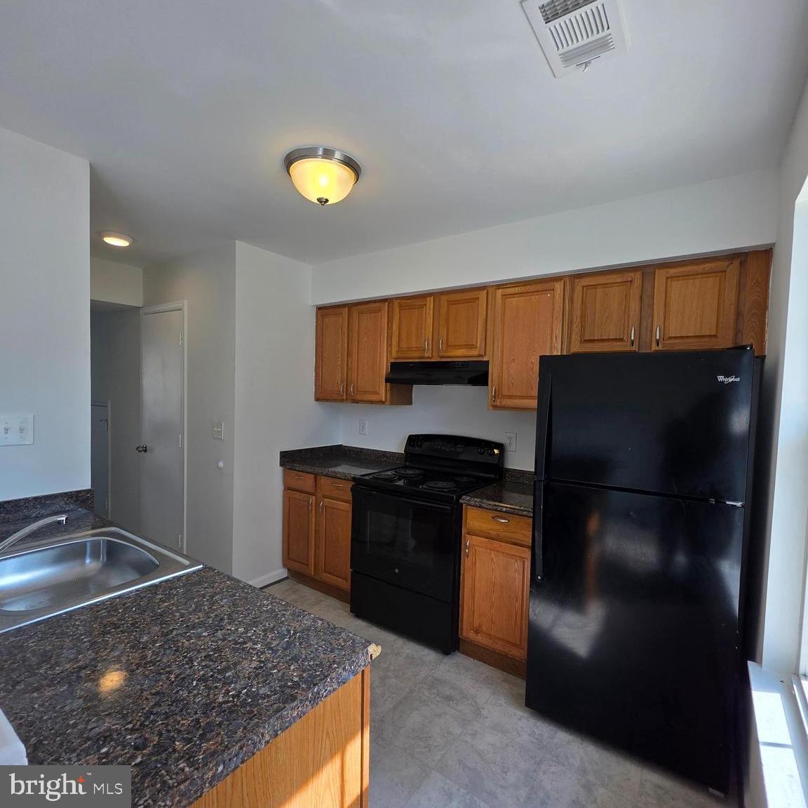 404 Trefoil Pl Property Photo 8