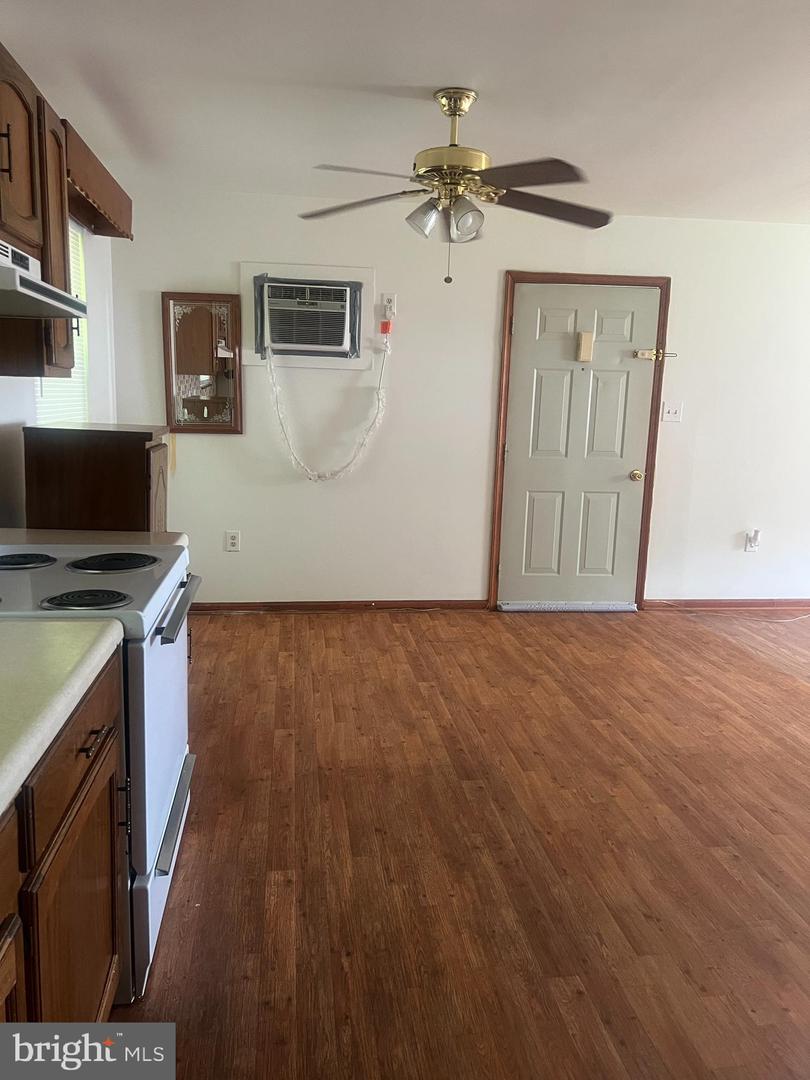 7280 Apt 201 Brentland Rd Property Photo 9